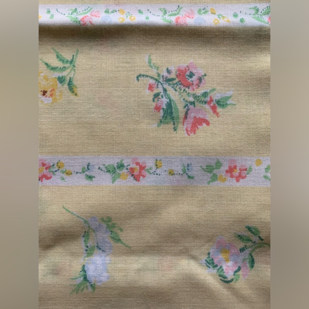 Vtg Burlington Lustersoft 2 Standard Butter Yellow Floral USA Cottagecore Granny